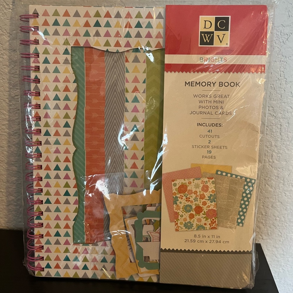 DCWV Brights Memory Book 8.5”x11” NIP